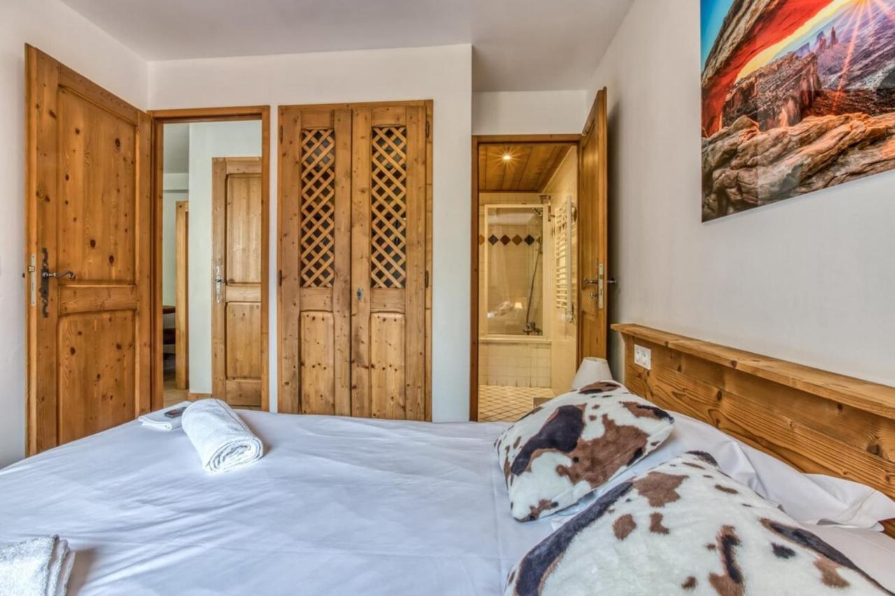 Villa Vallet- Newly Renovated 2 Bedroom Nestled Just Off The Main Street Chamonix Zewnętrze zdjęcie